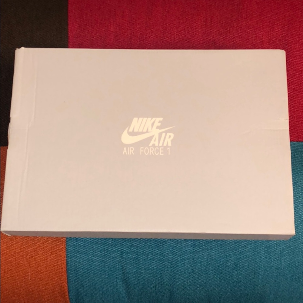 nice & clean just worn once. With box and reciept